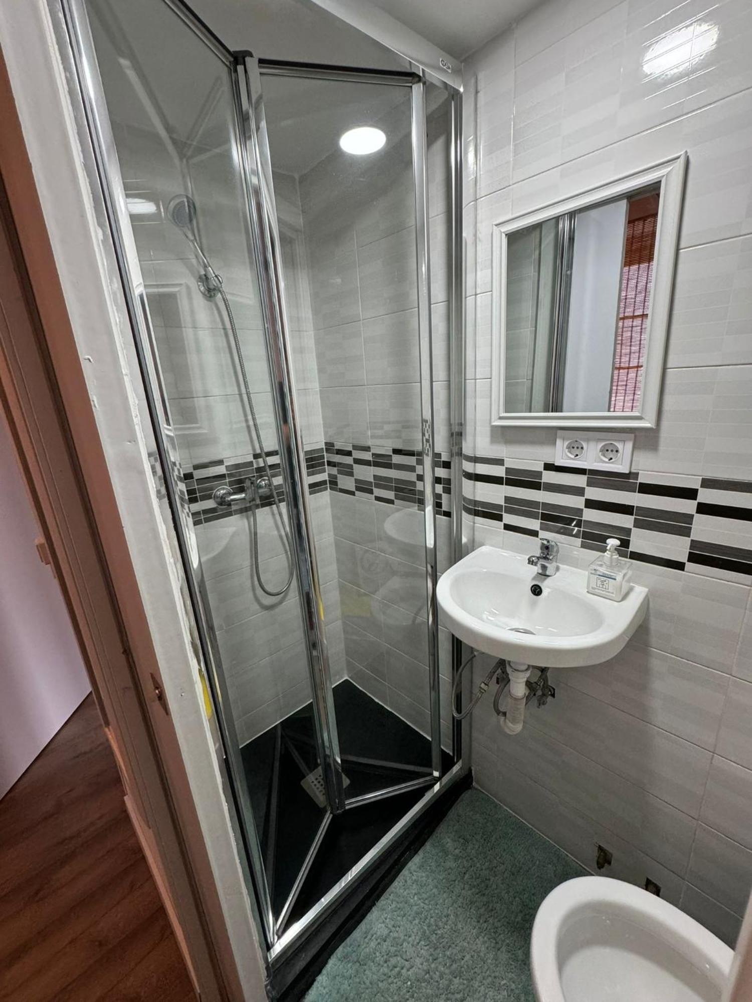 Alanta Apartments Мадрид Экстерьер фото