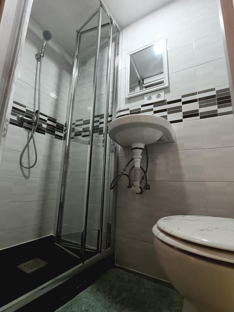 Alanta Apartments Мадрид Экстерьер фото
